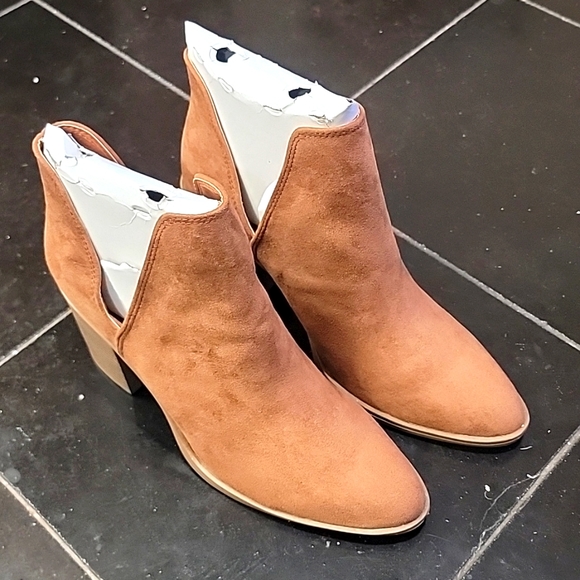 Qupid Tan faux suede Booties - Picture 1 of 4